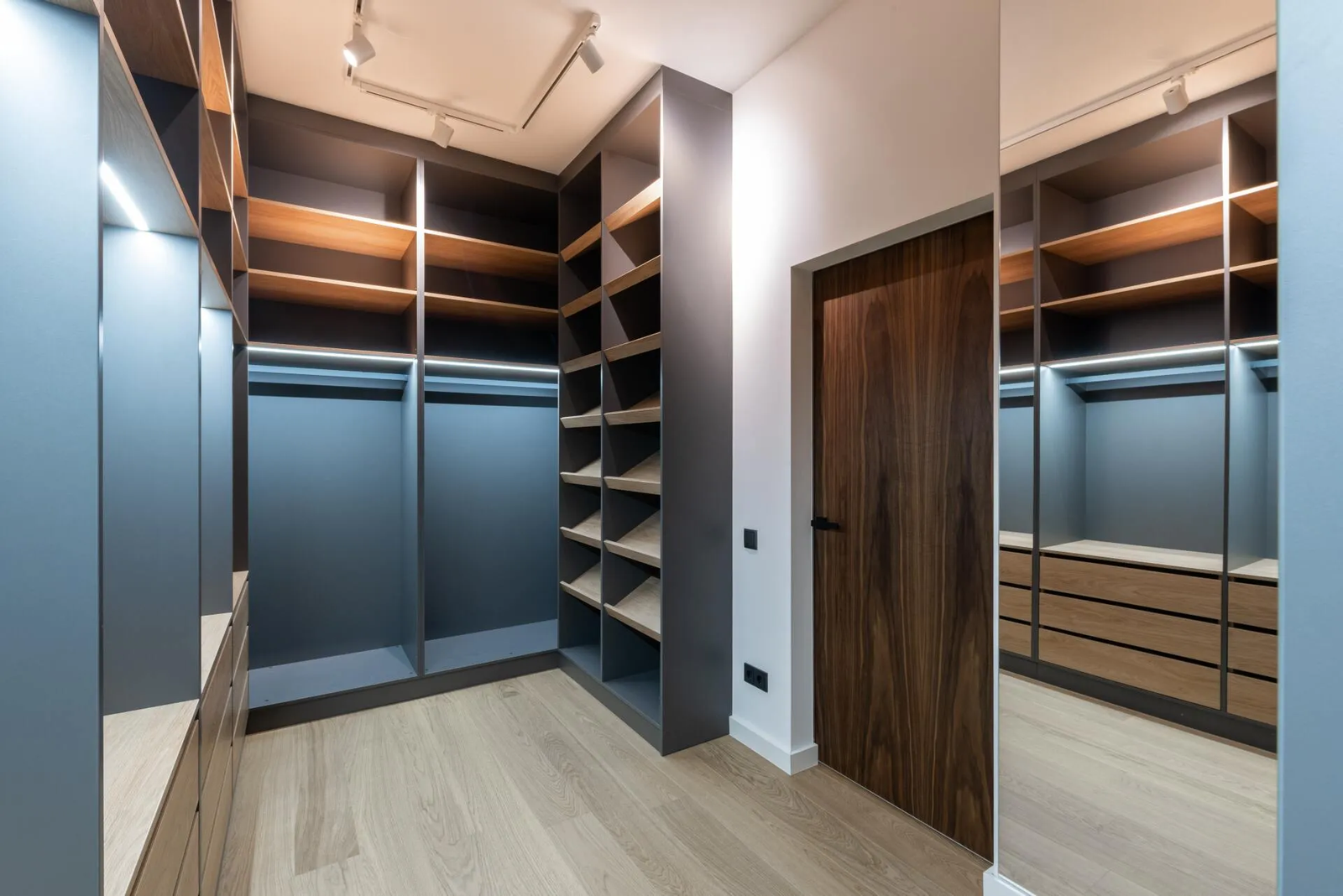 Walk-in Closet Terminado